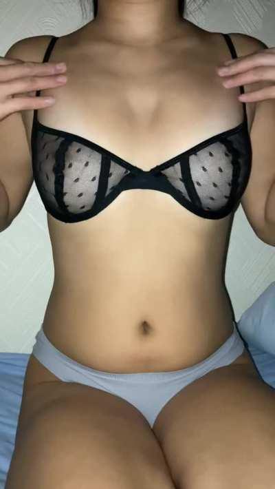 Can I get Titty drop of the week? 🥺 F18 Chinese