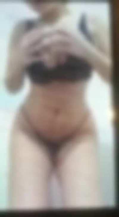 Tengo este video sin lo borroso, pasen un vídeo difícil de conseguir de Mai o Sasha y se los paso