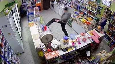 Man goes mental because the clerk refuses to sell him alcohol at night.