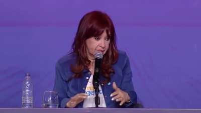 Cristina diciéndole a los Kukas que no le critiquen idioteces a Milei
