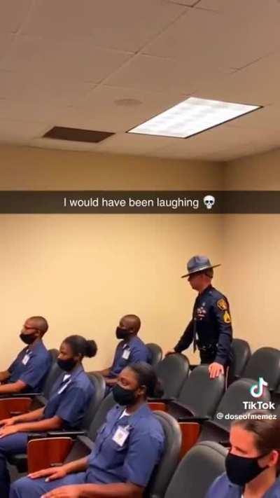 I woulda been on the floor rolling cuz ð­