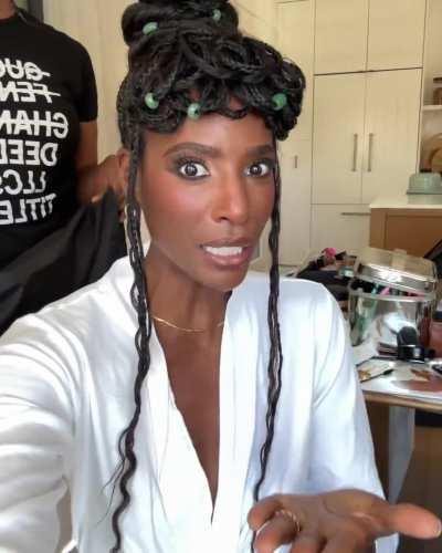 Zainab Johnson (Upload)