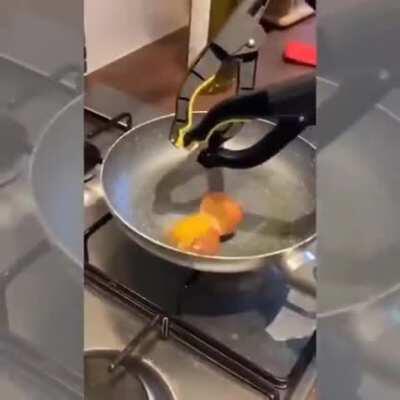 There’s my little chef!