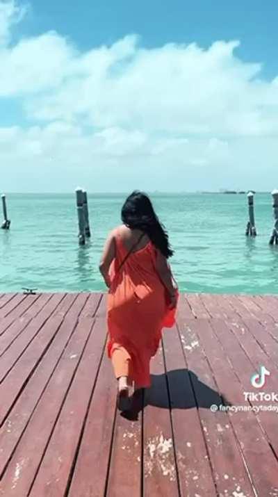 No way to hide those cheeks.