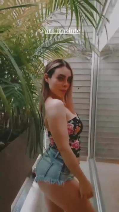 ese outfit le queda perfecto