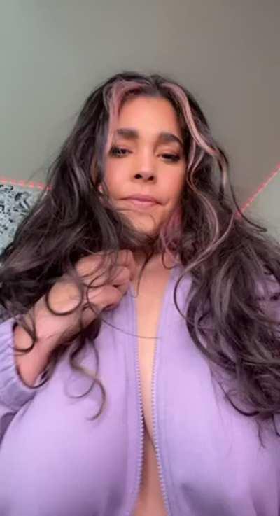 Any older men into Latinas here