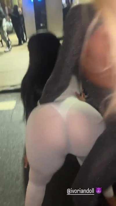 The woman in the transparent black dress is a rapper. Long live America. Who are the sexiest women? The Americans? South Americans? Latino? 