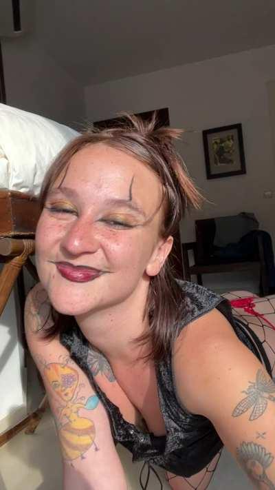 Did your gf send you nudes today or do I have to?