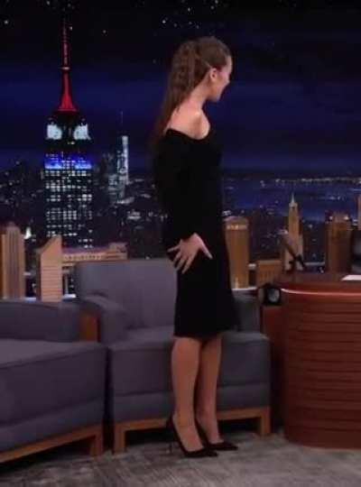 Hailee on “The Tonight Show Starring Jimmy Fallon” (November 2021)