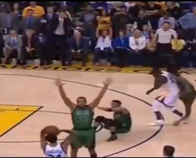 Draymond Green masterclass in off ball screening