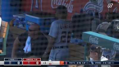 [Highlight] Baez Makes The Tigers Front Office Regret Everything As He Gets Picked Off While Adjusting His Gloves