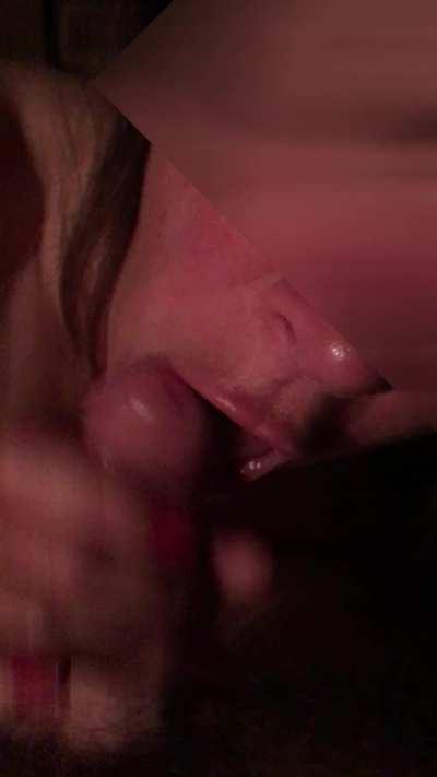 Making my hubby's cock cum!!