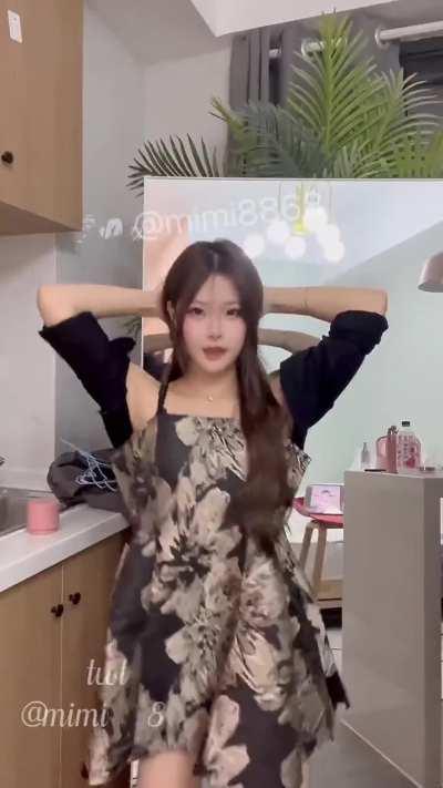 Phut Hon Dance 18: The Magical Disappearing Dress