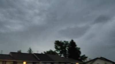 Somethings coming.... again.... sorry for the long vid. Just kinda beautiful to watch in real time....