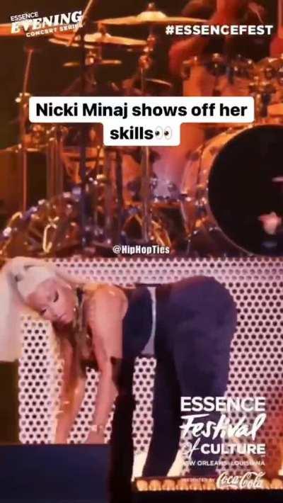 This just instantly made me ready to bust... I think this might be the thickest Mommy has ever been and I love it.