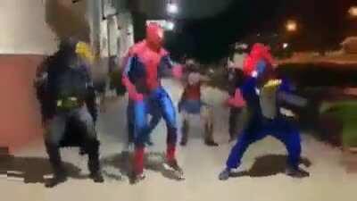 Imagina tentar explicar a carreta furacão pra um gringo