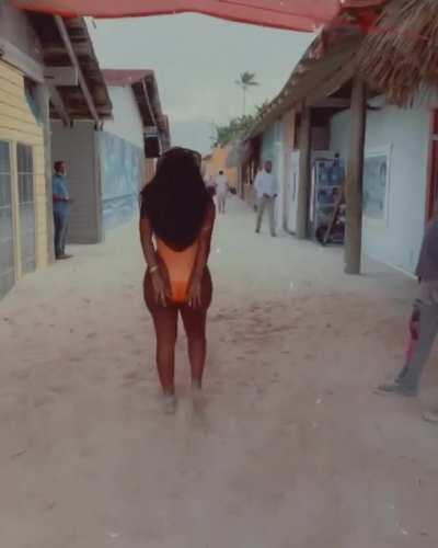 Love to see her walk away