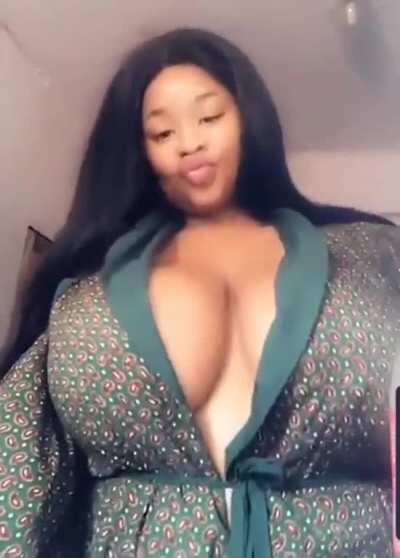 Just a little Kim manana peekaboob