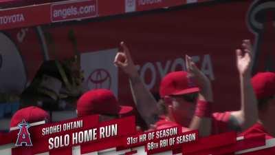 [Highlight] Shohei Ohtani hits home run #31 a 454ft bomb for the league leader in homers!