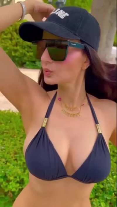 Hottie Ameesha 👙
