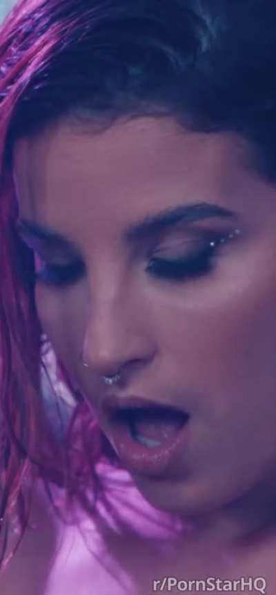 [LaSirena69] Twistys party gal'