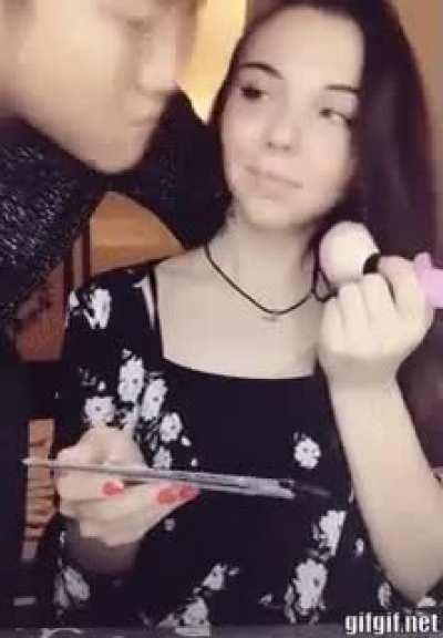 Such an affectionate boyfriend.