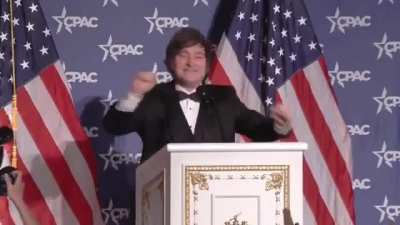 Javier Milei hizo el icónico baile de Donald Trump