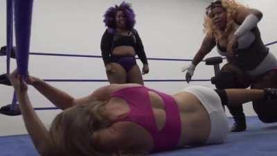 When 2 on 1 beatdowns get kinky