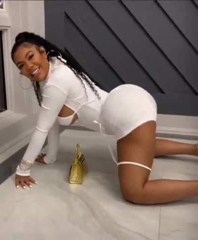 After she gave me the 🐱 she left me on stucc...W or L