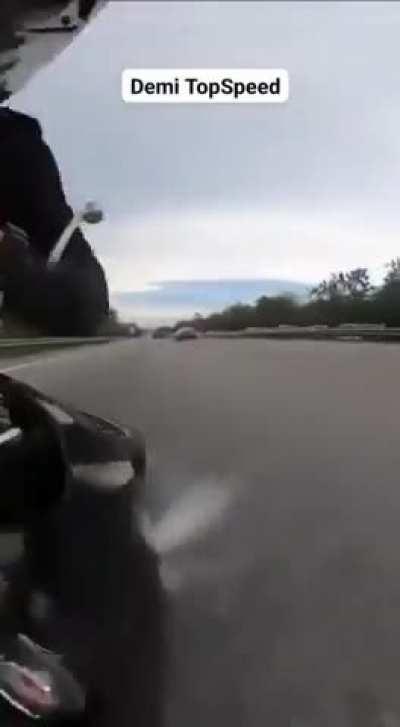 Reckless!.. Selfie in top speed