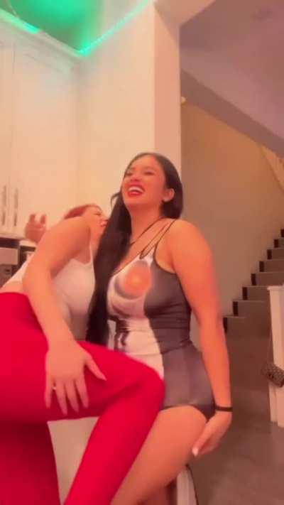 Para dejarla llena de leche a la puta