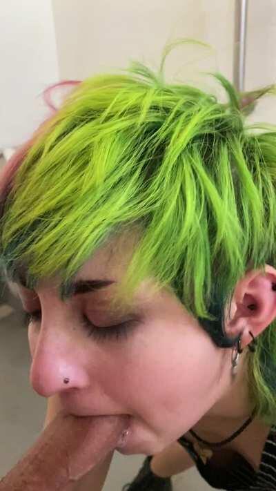 [19] Love meeting guys in the bathroom