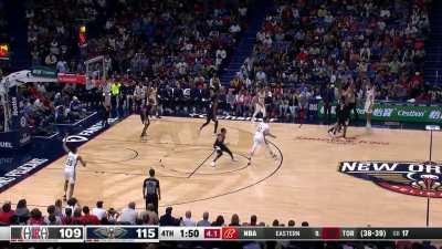 [Highlight] Great ball movement leads to the HUGE bucket for Larry Nance