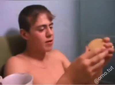 WCGW trying to unstuck two cookies 🍪