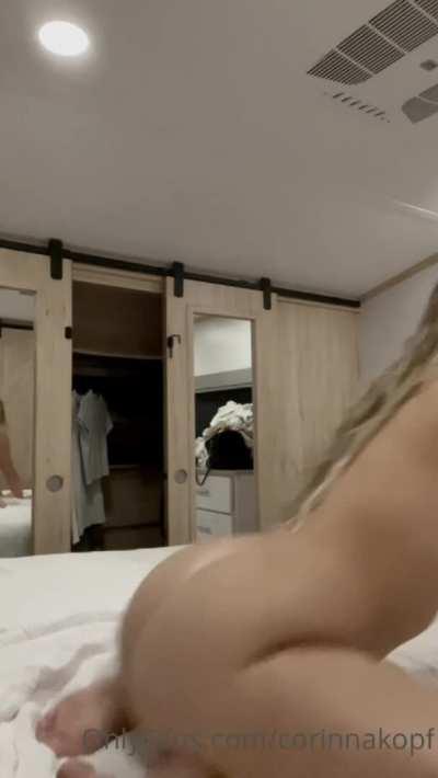 C0rrina k0pf Her perfect body new content - F0ld3r B3l0w