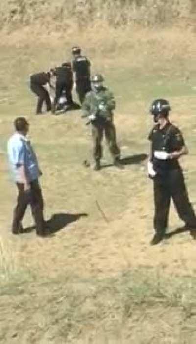 家属请在窗口缴纳子弹费