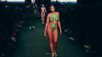 Victoria Aallyse (Miami Swim Week)