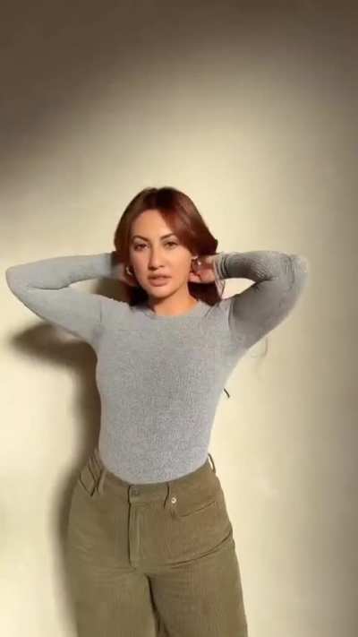 Showing off her gorgeous red hair! IG 01 26 25