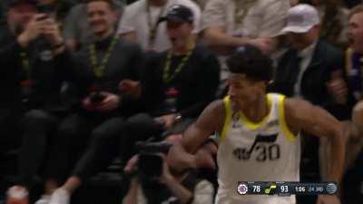 [Highlight] Play that went largely unnoticed last night: Abaji stuffs Coffey at the rim with a *perfectly* timed block, and Sexton throws it down at the other end.