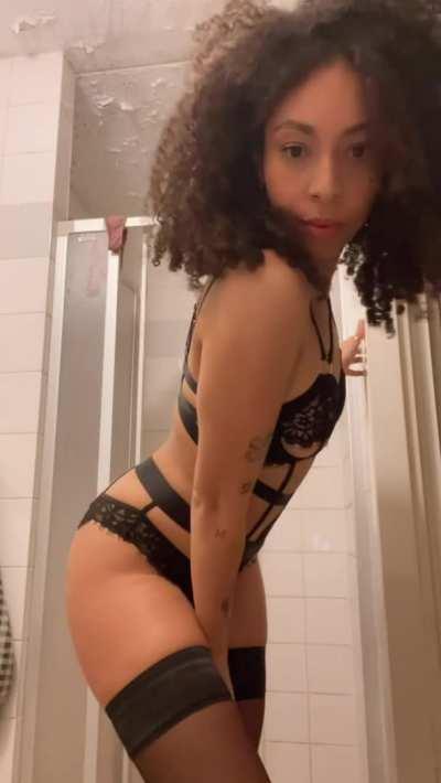 Who wants to breed a curly girl?