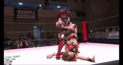 Maki Itoh folding up a simp!