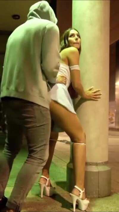 Quickie with a Tall Hottie Behind the Club