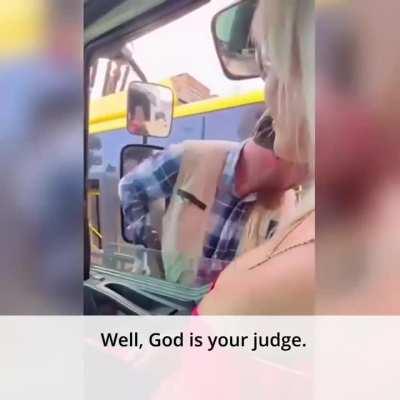 A guy asked a girl to dress more modestly. He even got out from the bus to do it.