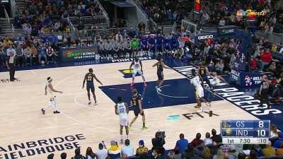 [Highlight] Steph dances around Sabonis and finishes with an English flourish