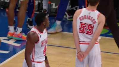 [Highlight] Immanuel Quickley hits an unbelievable shot through triple coverage for the and-one.