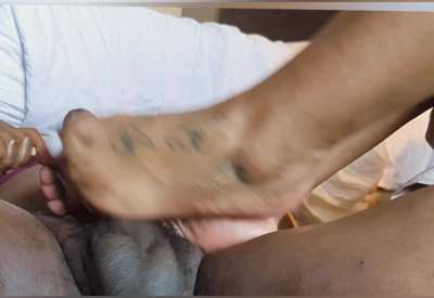 Massive size 11 Footjob