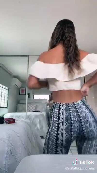 Latina Ass
