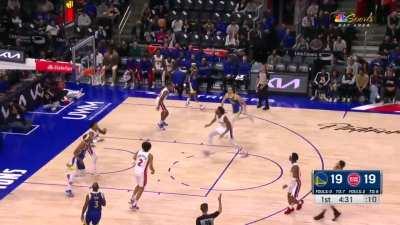 [Highlight] Steph Curry is up to 16 points in less than 8 minutes of game time