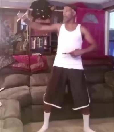 This is how I be vibing to Daydreaming at 3 am