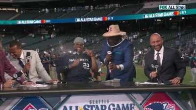 [Highlight] David Ortiz breaks out the Yankees repellent and sprays it on Juan Soto, Jeter, and A-Rod